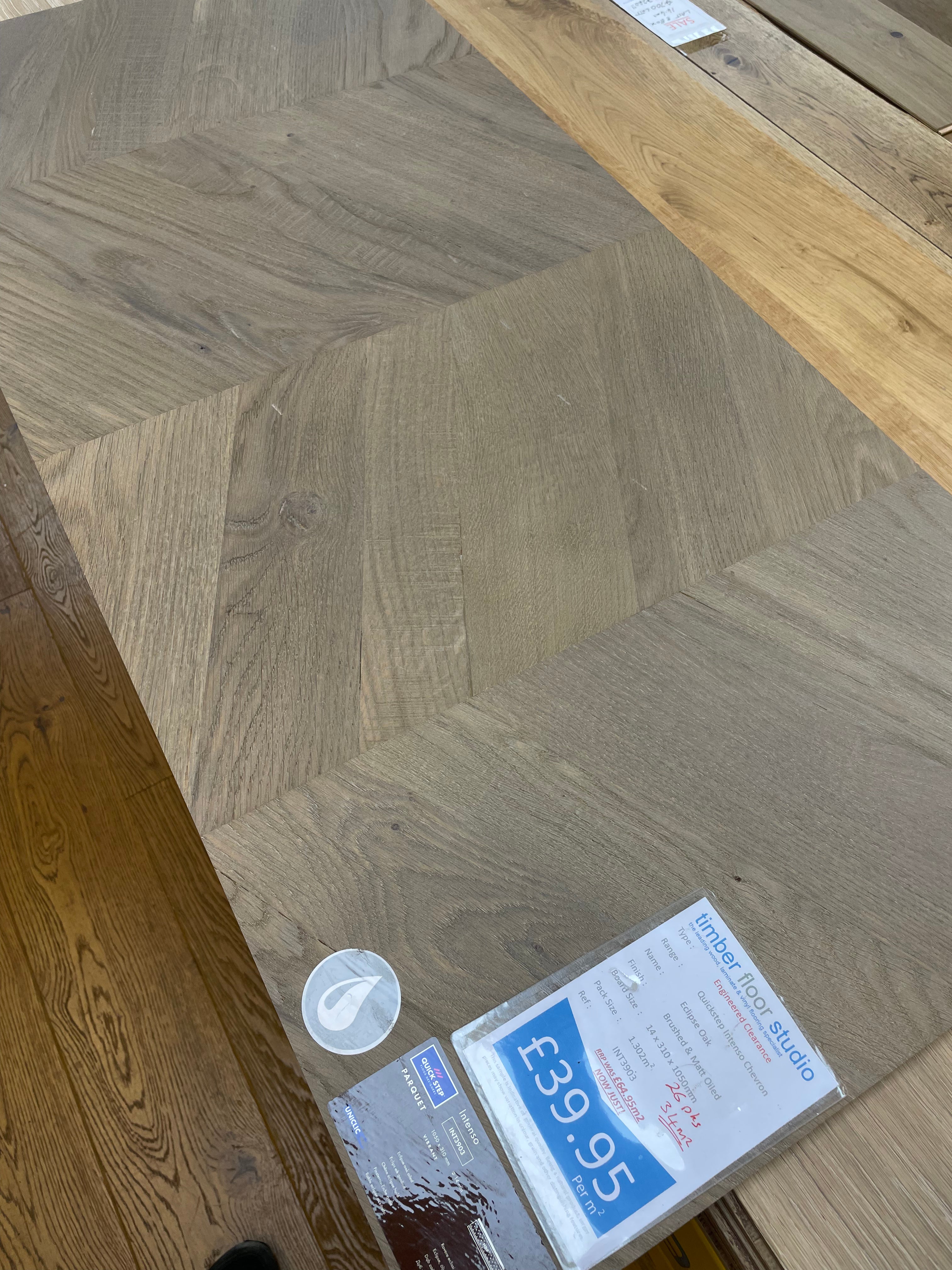 CLEARANCE Quick step intenso Chevron, Eclipse oak click Engineered Flooring